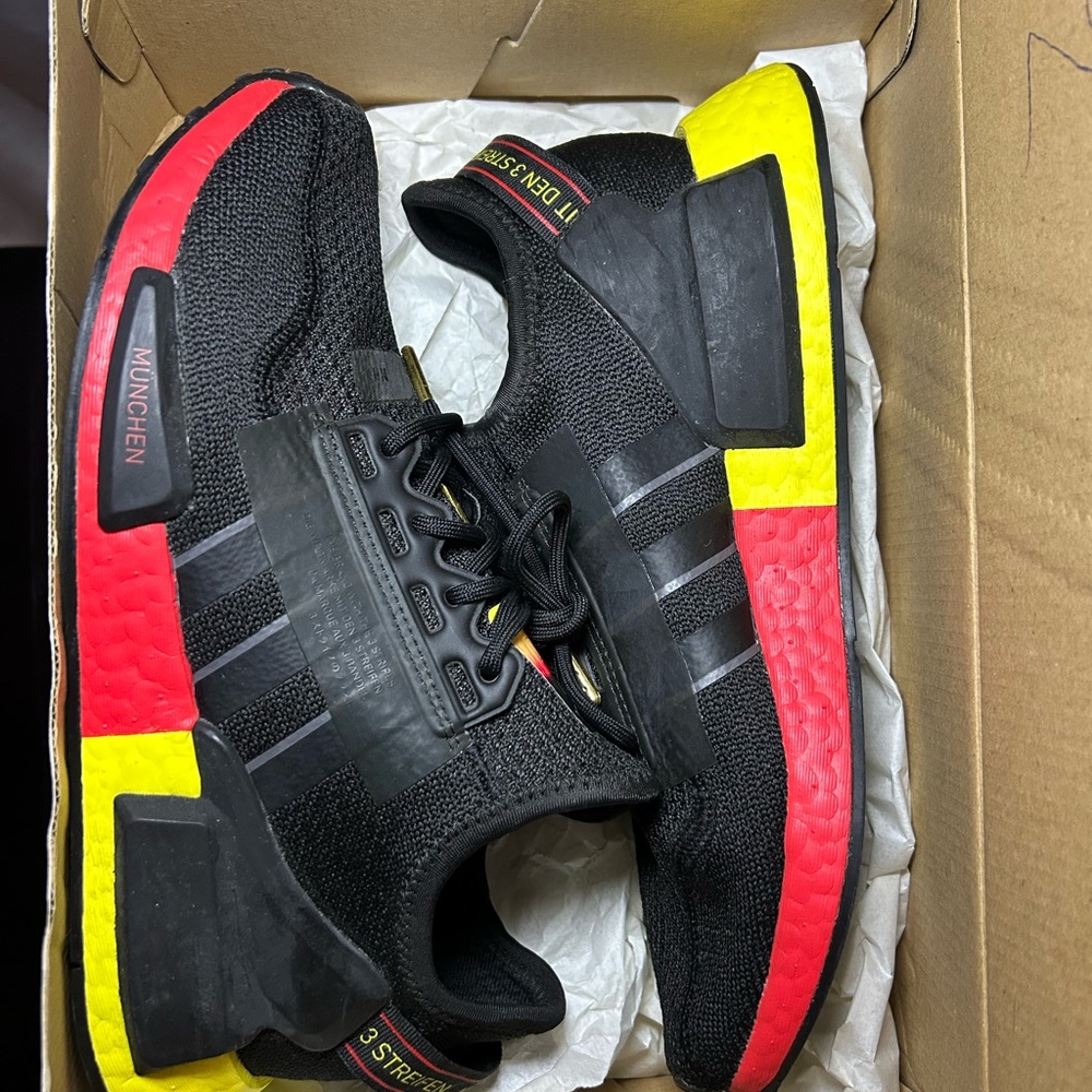 Adidas NMD R1 V2 United By Sneakers Munich